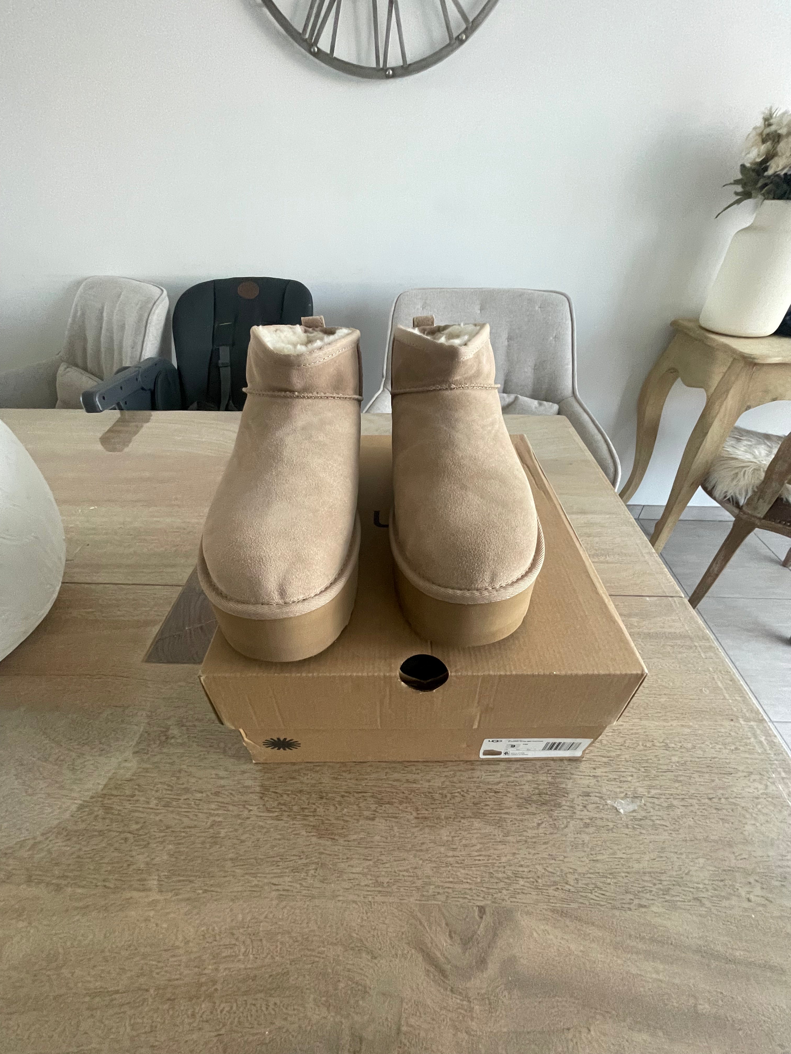 UGG mini Classic T40