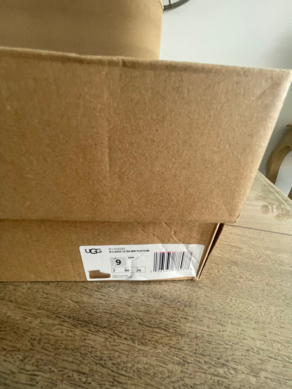 UGG mini Classic T40